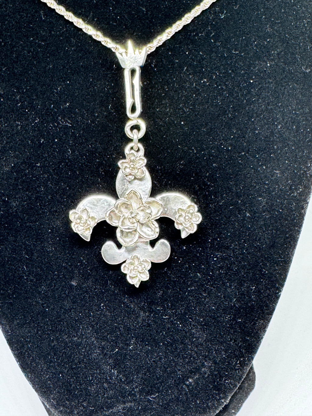 Fleur de lis x Magnolia Bouquet
