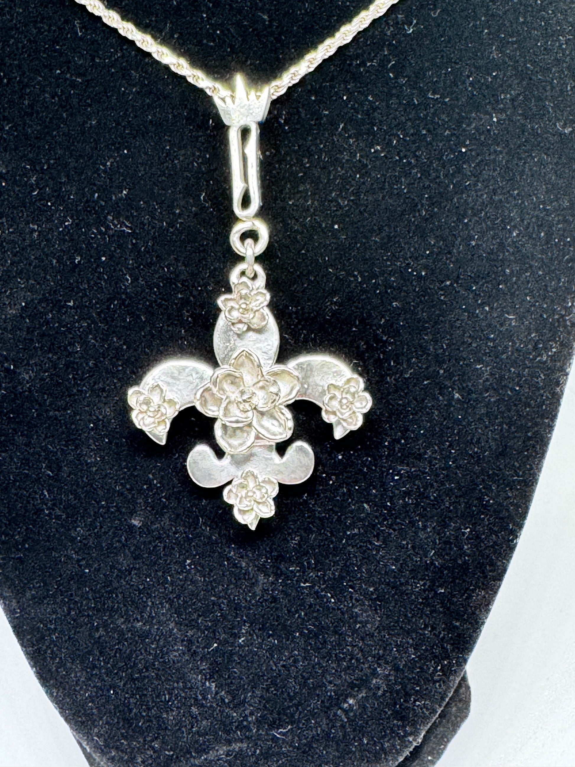 Fleur de lis x Magnolia Bouquet